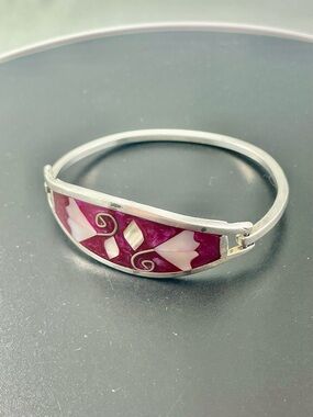 Silver-Tone Burgundy and Inlay Floral Motif Bangle Bracelet